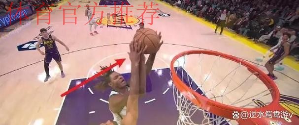 裁判解释布克碰到詹姆斯手腕？奥特：我不确定自己是否看到